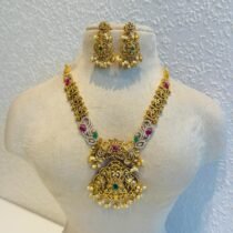 Mesmerizing golden Floral Necklace