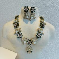 Elegant Peacock Pearls Necklace