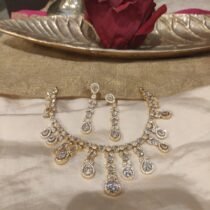 Refined Crystal Droplet Necklace With Crystal Stone