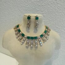 Alluring Droplet Green AD Stone Choker
