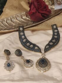 Alluring DarkBlue Stone Floral Necklace