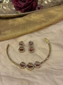 Enigmatic Golden Pipe Necklace with Runy AD Stone