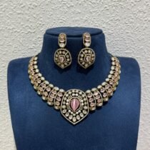 Regal Heritage Necklace Set