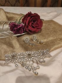 Lustrous Floral Kudan Droplet Choker