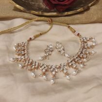 Radiant Floral Kudan Stone Necklace With White Beads