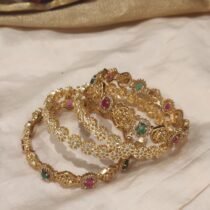 Inimitable Floral Bangles Combo