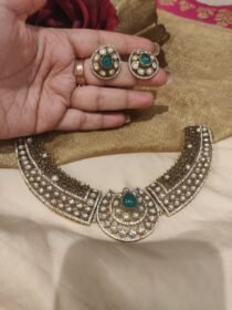 Majestic Purple Floral Mint Stone Choker