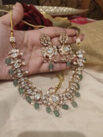 Lustrous Kundan Stone Necklace With Lightgreen Beads