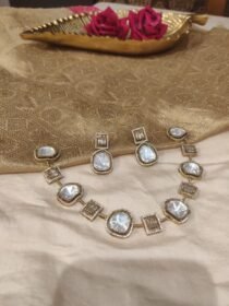 Fashionable Kundan Stone Choker