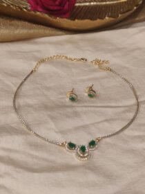 Opulent Green Stone Slim Necklace